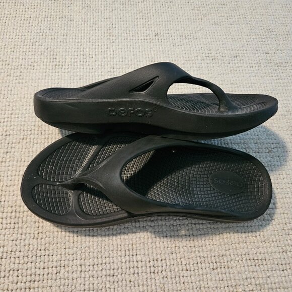 oofos Ooriginal Black Sandals 41 Women's 10 Men's 8 Comfort Thong Flip Flop - Picture 1 of 7